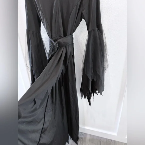 Adult Spirit Halloween Purple Witch Costume + EXTRA ACCESSORIES FOR COSTUME - Picture 15 of 16